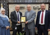 وفد من مصرف الصفا يهنئ رئيس بلدية البيرة بمنصبه الجديد ويبحث آفاق التعاون المشترك